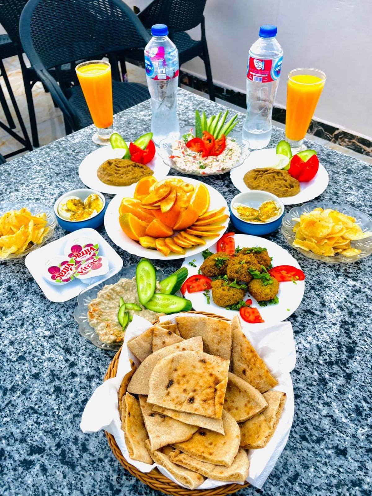 Momen Pyramids Inn Kafret el-Gabal المظهر الخارجي الصورة