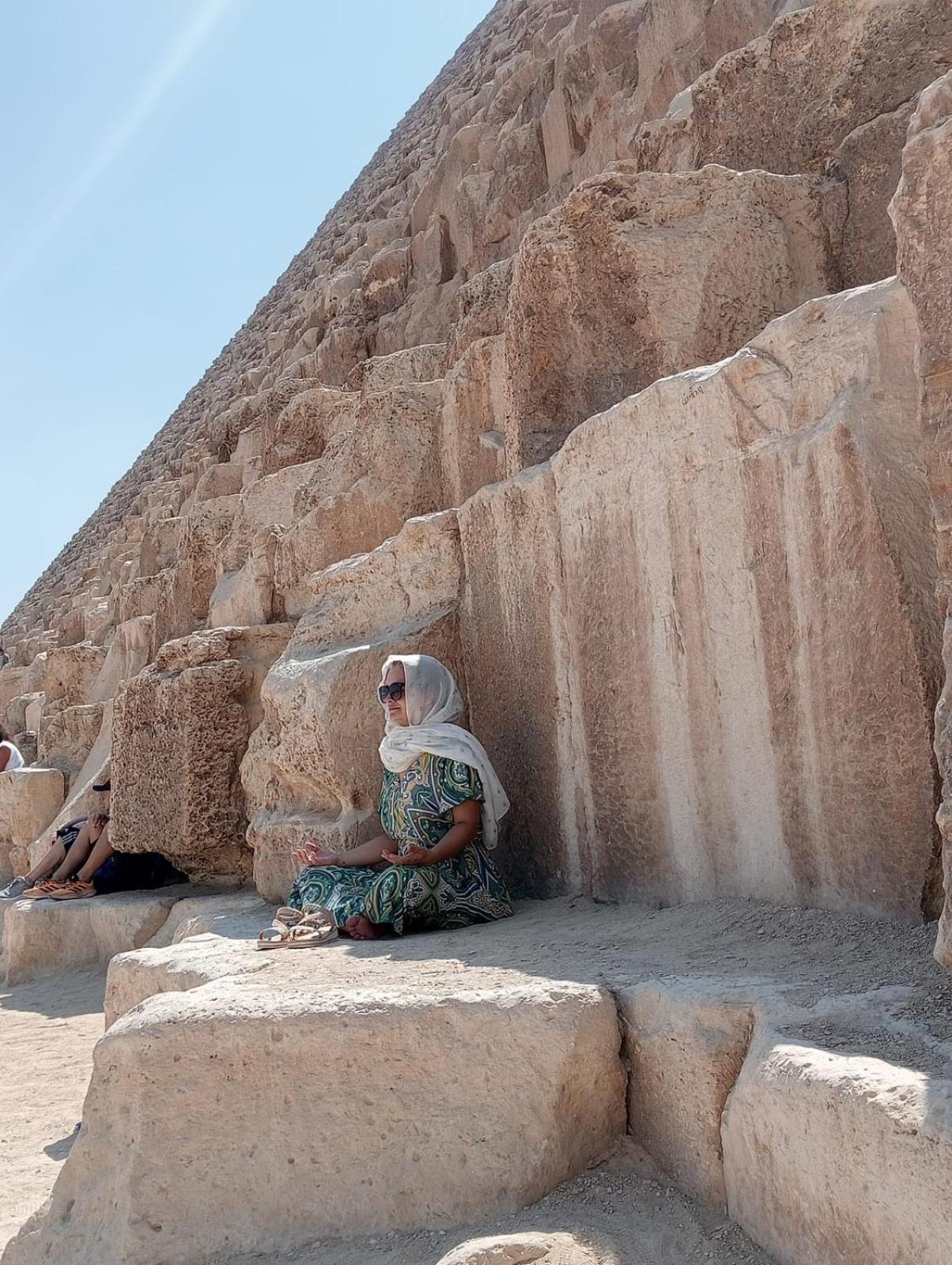 Momen Pyramids Inn Kafret el-Gabal المظهر الخارجي الصورة